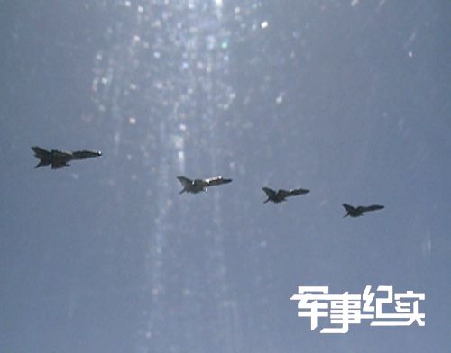 组图:空军解密歼-11拦截F-16全过程