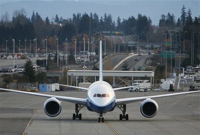 波音787喷气客机最早将于15日进行首次试飞