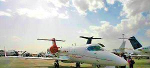 明星们的私人飞机(组图)