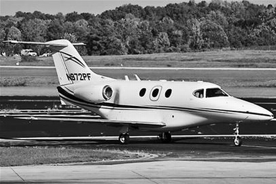 “首相一号”亮相成都　15名亿万富豪今试飞