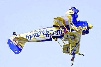 下月去蒲城看特技飞行 近80架飞机将参演(图)