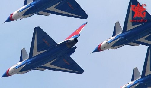 2010珠海航展呈三大亮点 歼10上演"唯我独尊"