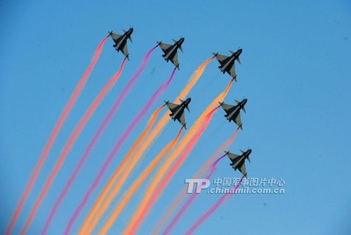 巴空军基地司令:歼10机动动作令人震撼(图)