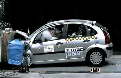 安全 不仅仅依赖汽车