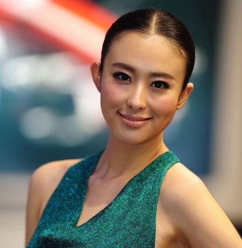 甄子丹/兽兽领衔 8大娱乐名人亮相广州车展(2)