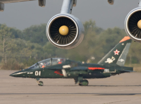 俄制雅克-130战斗教练机。