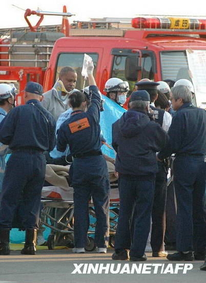 美联航客机赴日途中遭遇乱流约20人受伤(图)