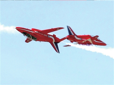 22日，红箭特技飞行队在训练中。