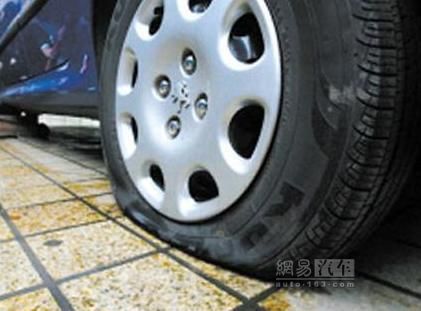 不论是铁圈或铝圈，都应该定时检查是否有变形受损