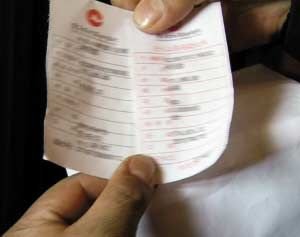 窃贼撬车盗140万元被吓呆 分赃相约永不联系